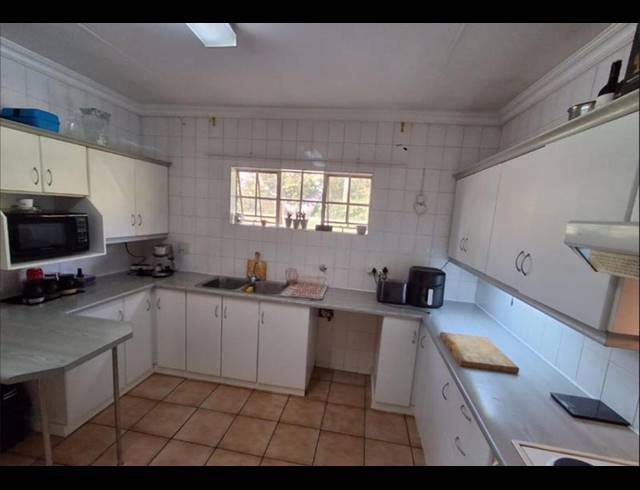 3 BEDROOM TOWNHOUSE FOR SALE IN ALBERTON NORTH